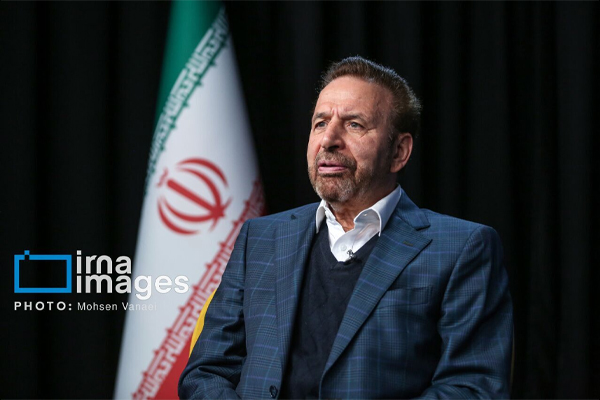 هیأت مذاکرهکننده با صراحت از منافع ملی دفاع کرد/ عدهای همچنان مخالف خوانی میکنند